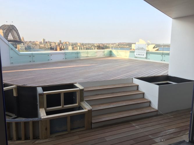 Bronze door handle set with gold latch